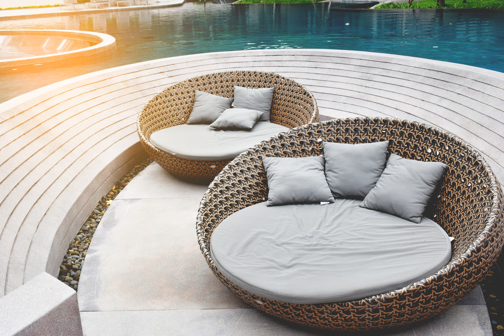 How to decorate a Marbella Club HIlls' terrace, for it to be functional and have space to relax